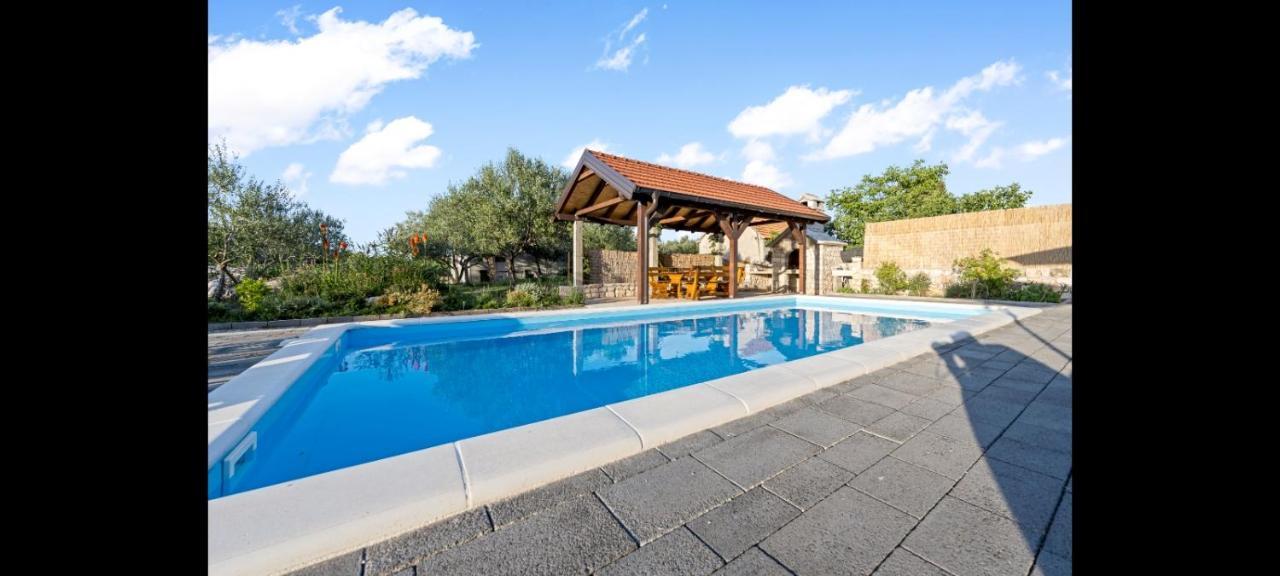 Villa Olive Tree House With Jacuzzi, Wifi And 40M2 Pool Siritovci Exterior foto