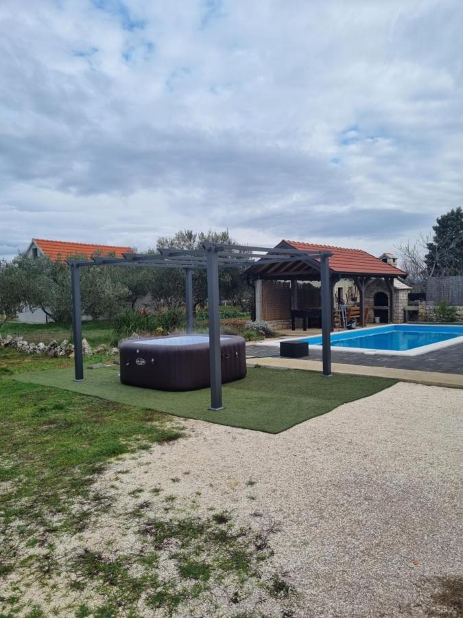 Villa Olive Tree House With Jacuzzi, Wifi And 40M2 Pool Siritovci Exterior foto