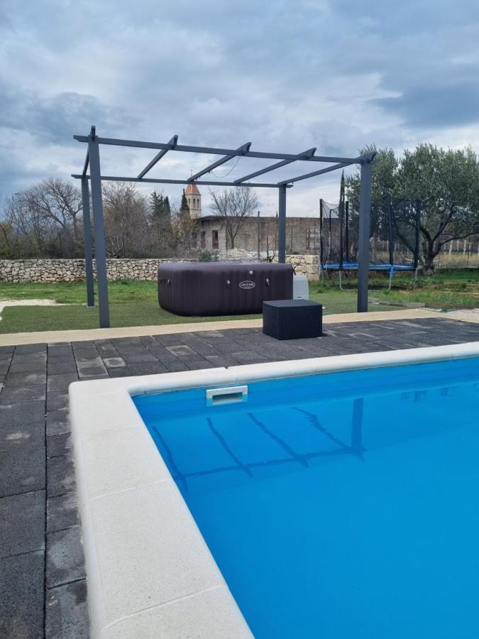 Villa Olive Tree House With Jacuzzi, Wifi And 40M2 Pool Siritovci Exterior foto